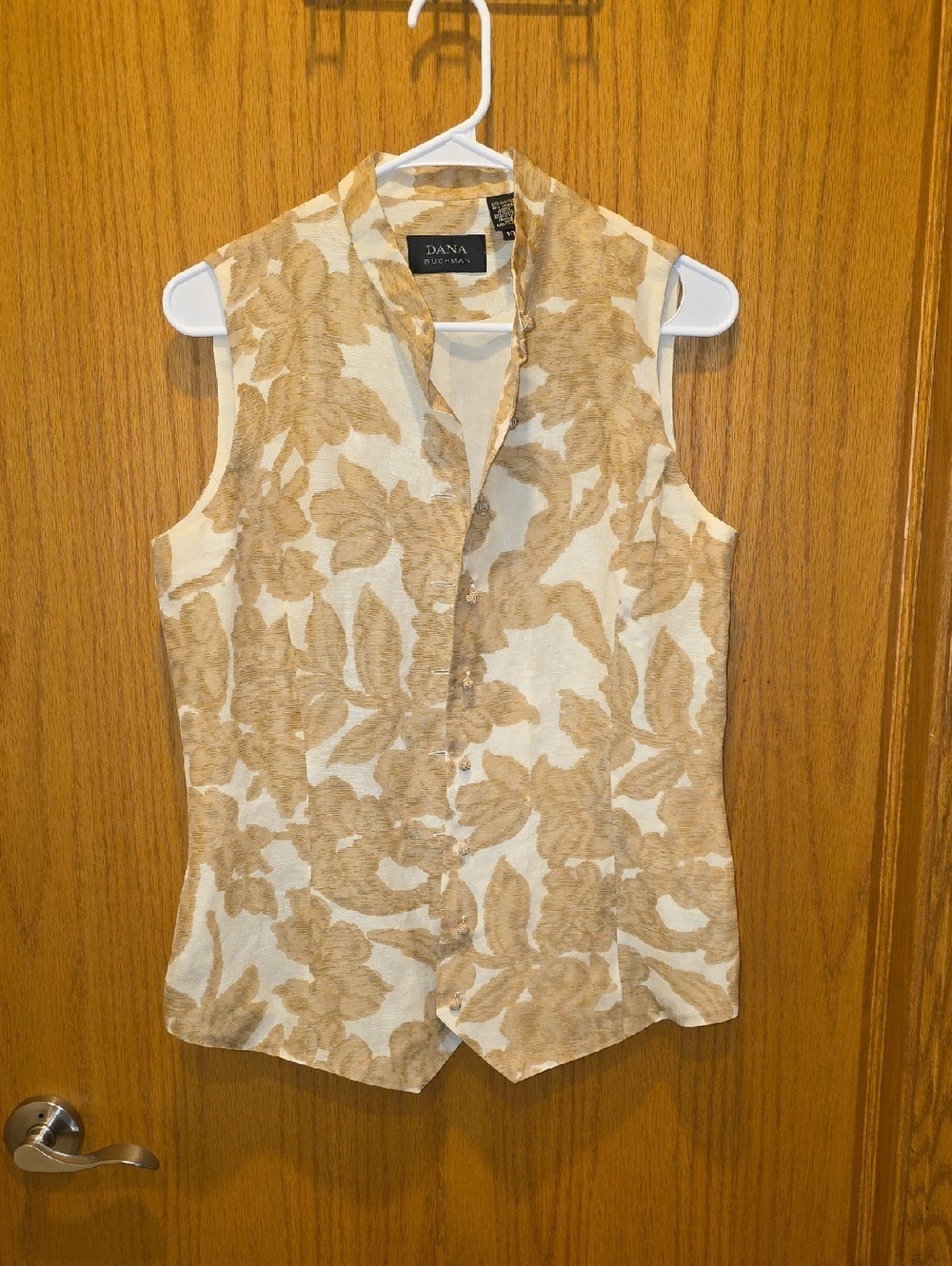 Dana Buchman Cream and Tan Floral Sleeveless Button-Front Blouse
